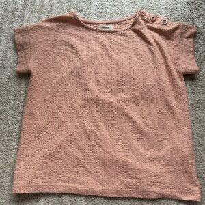 ❄️10 FOR $25❄️ Madewell peach tee shirt with button detail size XS